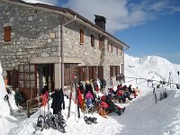 07 Rifugio Capanna 2000 affollato